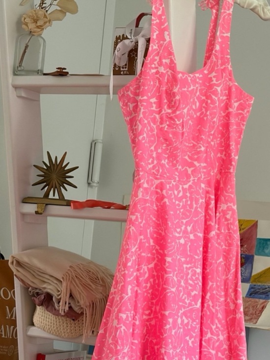 Lilly Pulitzer Dresses & Skirts - NEW Lilly Pulitzer Flared Swing Dress Size 4 Pink Floral Print With Lace Trim